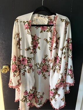 White Floral Kimono Robe with Pink Pom-Pom Trim